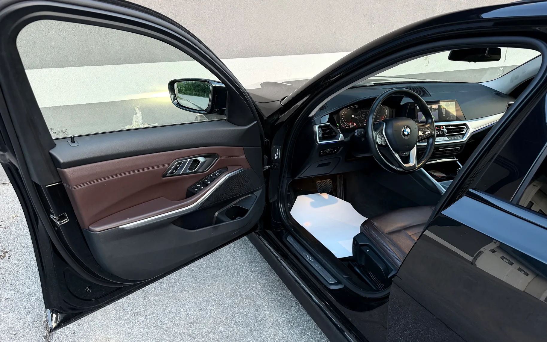 Zunanja slika - BMW Serija 3 - 320d Luxury Line 2.LASTNIK X-DRIVE ACC PANO. AMBI. - 19