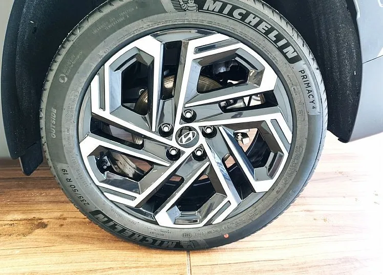 Zunanja slika - Hyundai Tucson - 1.6 T-GDI IMPRESSION-360 KAM-HEAD UP-AKT.TEM-VIDEO - 4