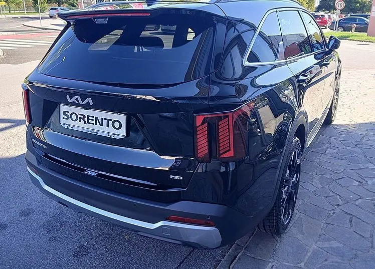 Zunanja slika - KIA Sorento - 2.2 TCi EX Limited AWD 8DCT 142kW zaloga AKCIJA 30 - 4