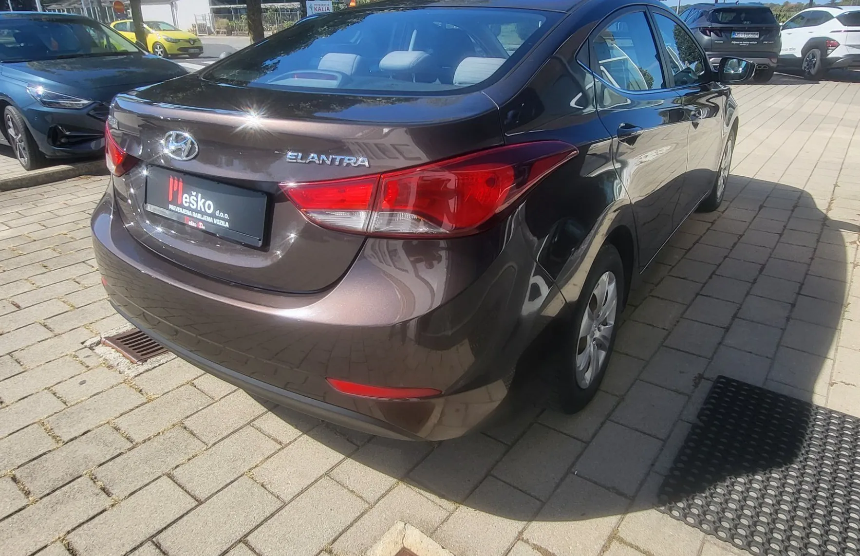 Zunanja slika - Hyundai Elantra - 1.6 CVVT Comfort slo-1lastnik-acc-potrjena servisn - 5