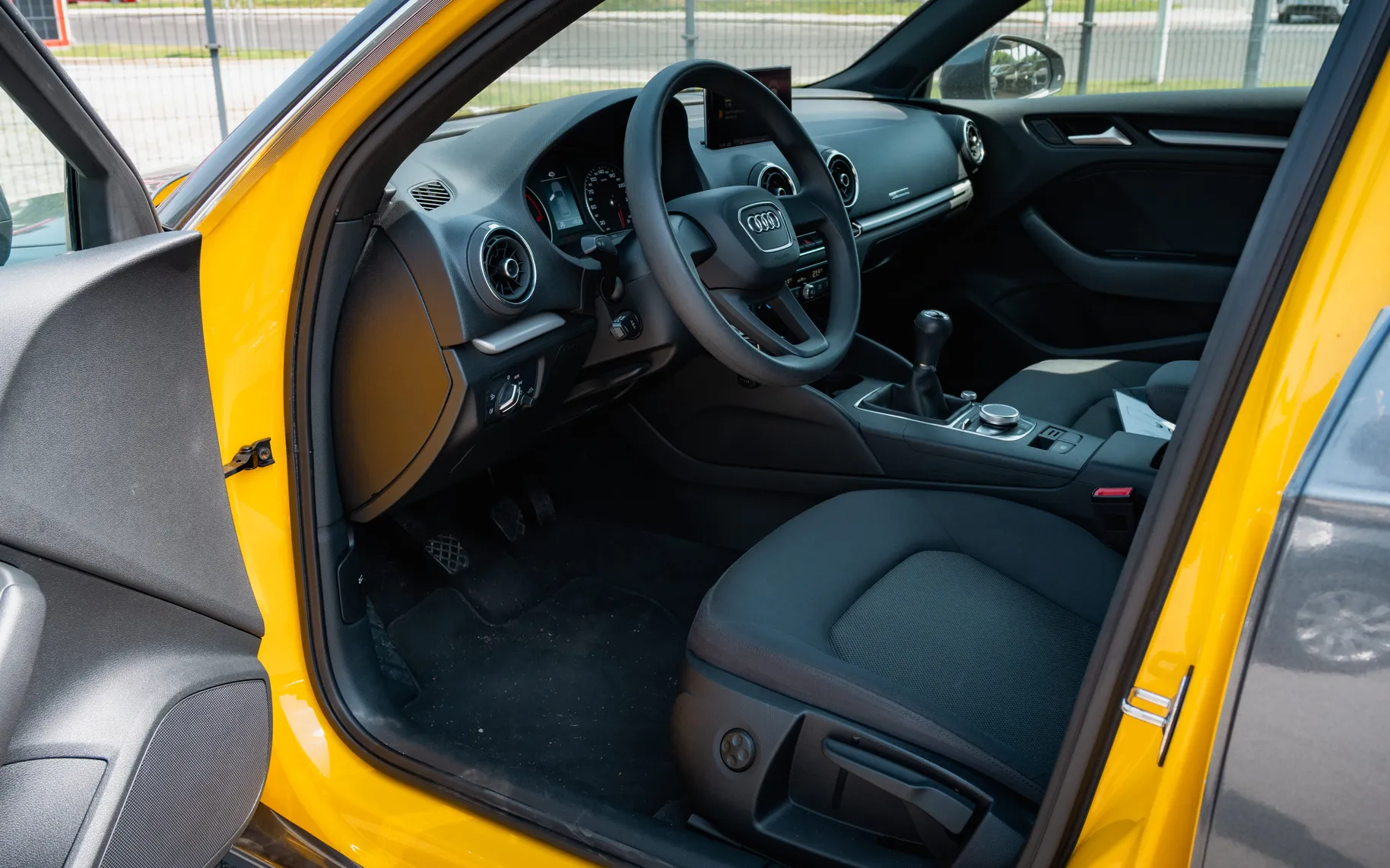 Notranja slika - Audi A3 - Sportback 1,6 TDI Sport - 8