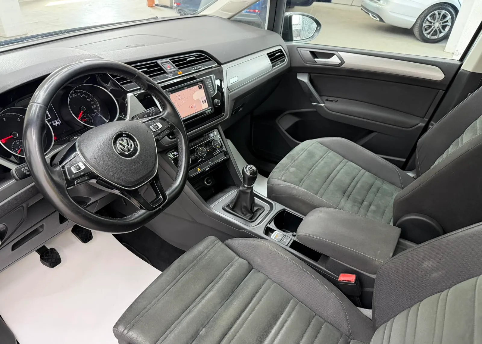Zunanja slika - VW Touran - 2,0 TDI BMT Highline - 6