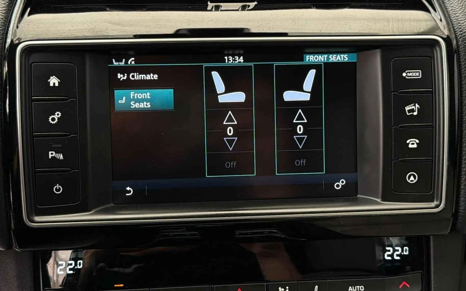 Notranja slika - Jaguar F-Pace - 2.0 D•4X4•R•FUL LED•NAVI•AMBIENT•PDC•LANE ASSIST• - 12