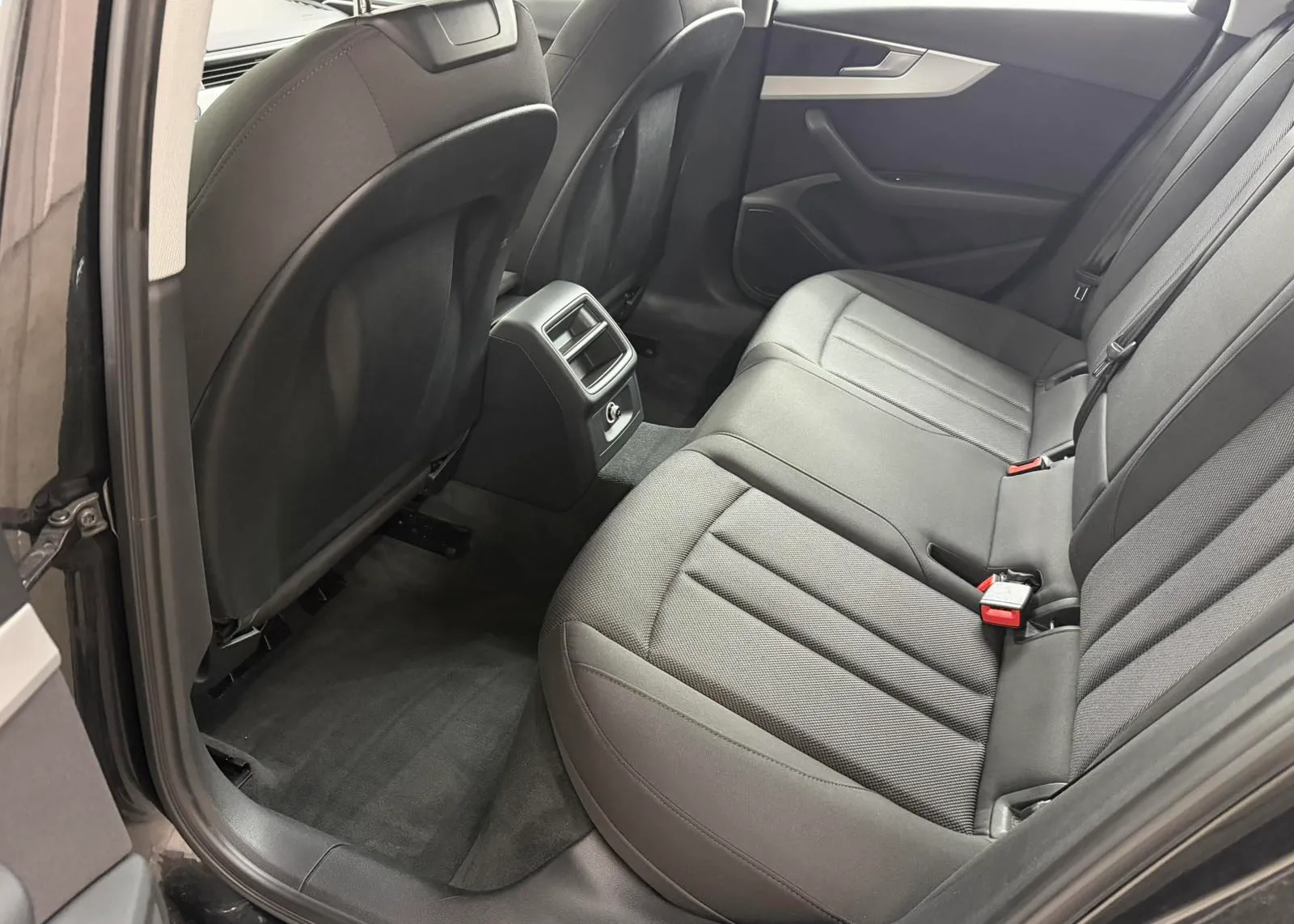 Zunanja slika - Audi A4 - AVANT 40 TDNI QUATTRO - 4