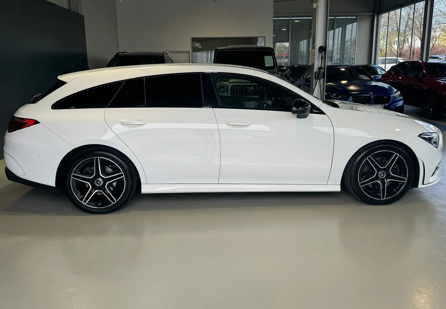 Zunanja slika - Mercedes-Benz CLA-Razred - CLA Shooting Brake 220d AMG LINE-NAVIGACIJA-RADAR-FULL LED-KAMERA - 11