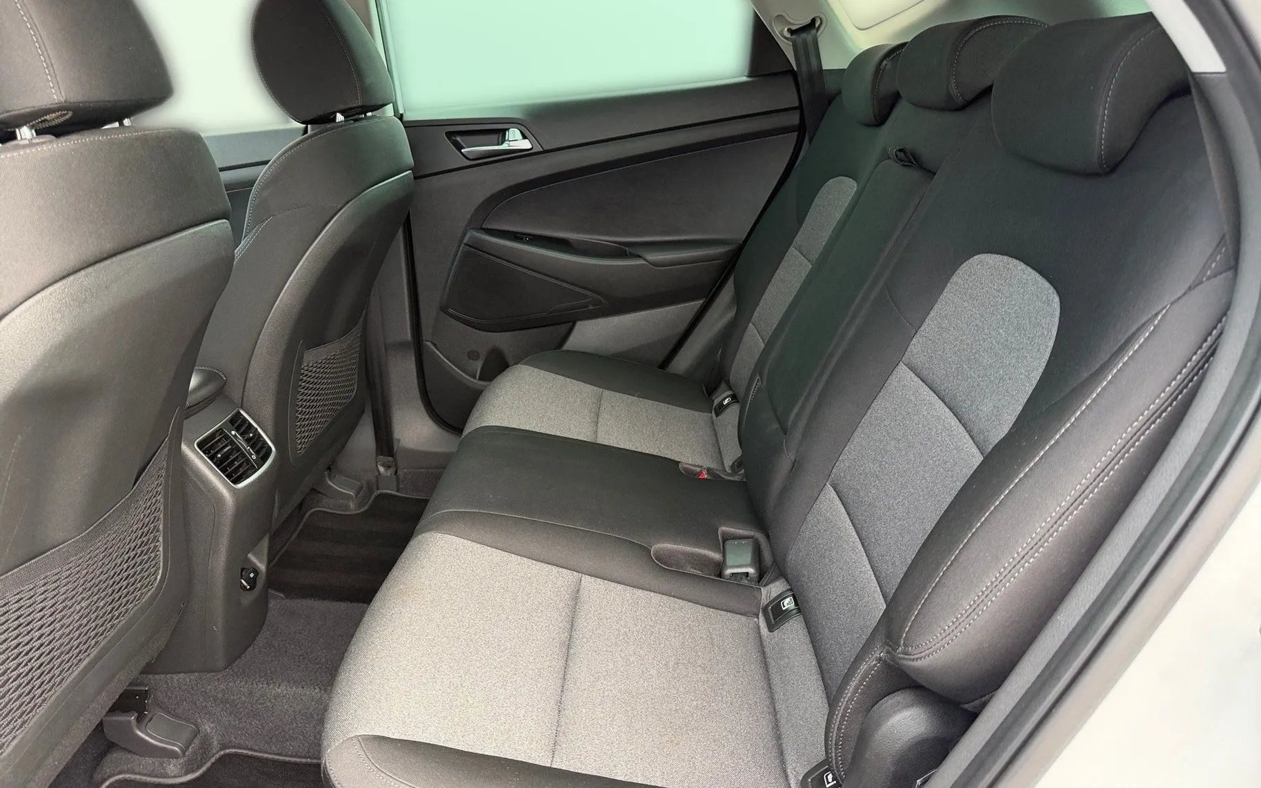 Notranja slika - Hyundai Tucson - 1.6 CRDi Style 48V Aut.-SLO-LED-PDC-Kamera-Navi - 10