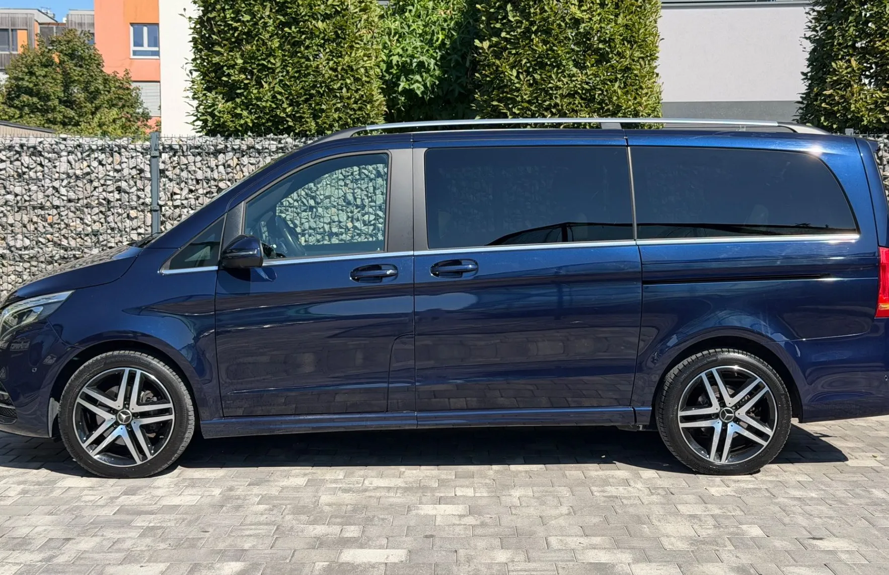 Zunanja slika - Mercedes-Benz V-Razred - V 250d 4MATIC|AMG Line|SLO|360°|KLJUKA|BURM.| - 7