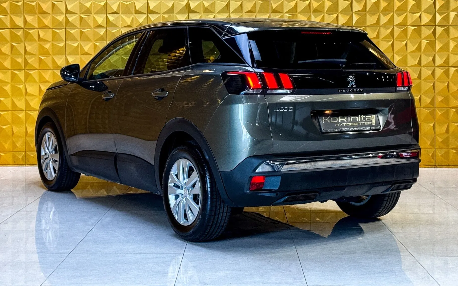 Notranja slika - Peugeot 3008 - 1.2i AUT-VIRTUAL-F1-NAVI-MULTIFUNKCIJA-RADAR - 9