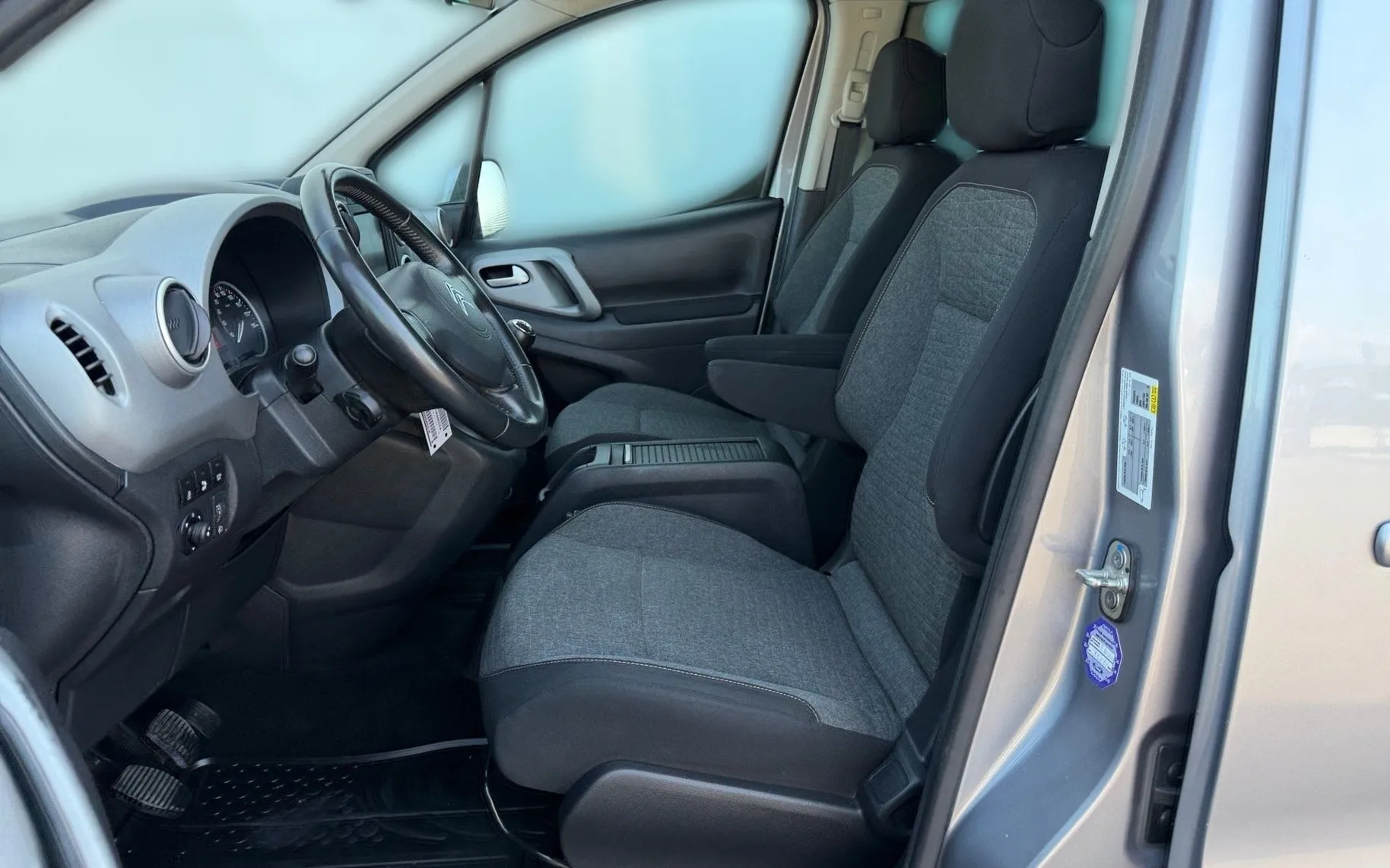 Notranja slika - Citroën Berlingo - PureTech 110 S S Shine-SLO poreklo-1.lastnik-Kljuk - 7
