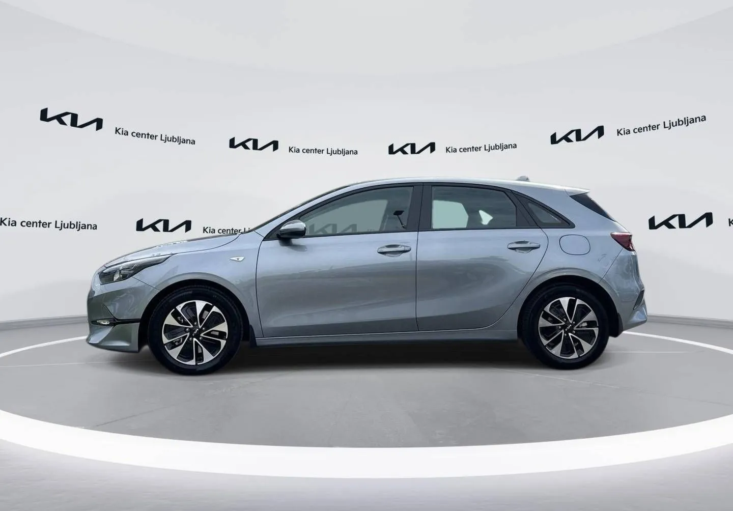 Notranja slika - KIA Ceed - 1.0 T-GDi LX Champion+ ISG. M T - 8
