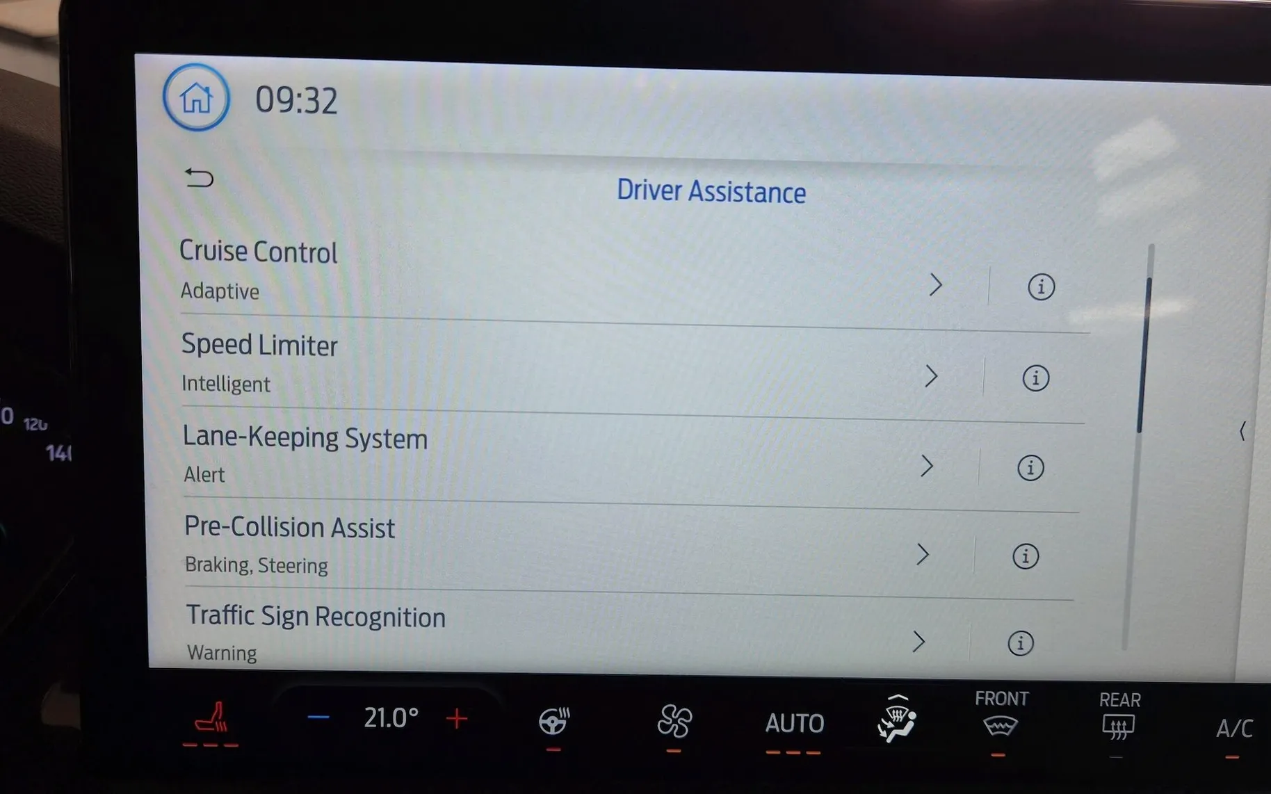 Zunanja slika - Ford Focus - Karavan 1.0 EcoBoost ST-Line-SLO-NAVI-RADAR-BLISS - 20