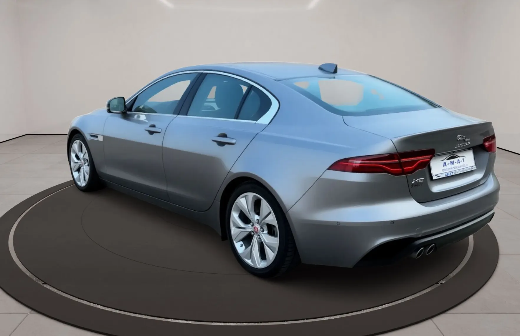 Zunanja slika - Jaguar XE - 2.0 D180  Avt. od 1 lastnika 1 letna garancija - 6