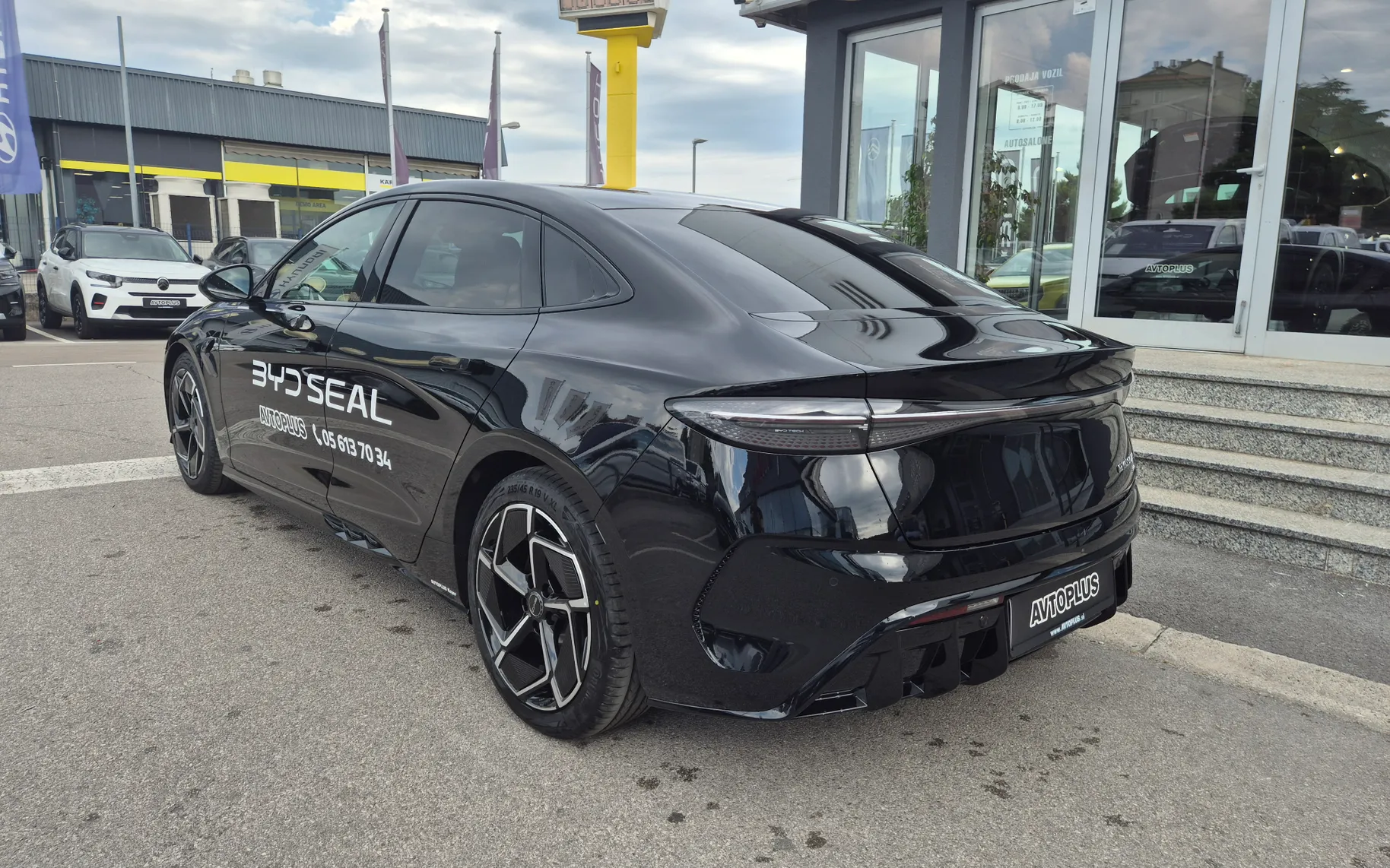 Zunanja slika - BYD SEAL - EXCELLENCE AWD 82.5 kWh 390kW - doseg 520km 3.8s - 9