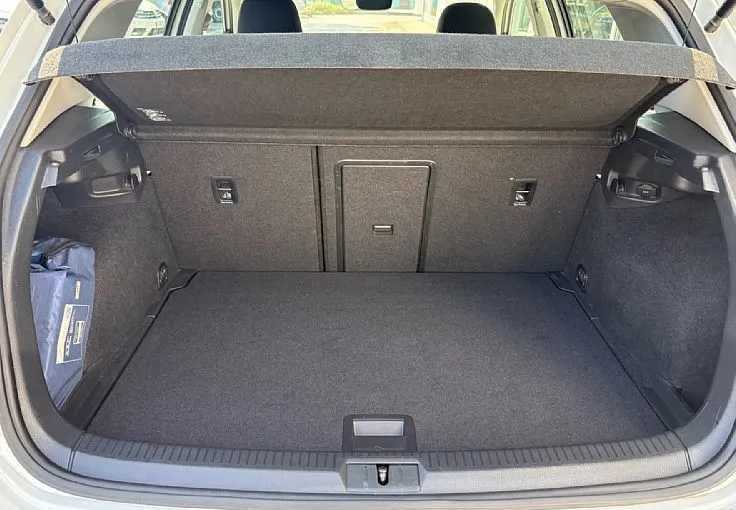 Zunanja slika - Volkswagen Golf - 1.6 TDI 85kW BMT R-Line Edition - 12