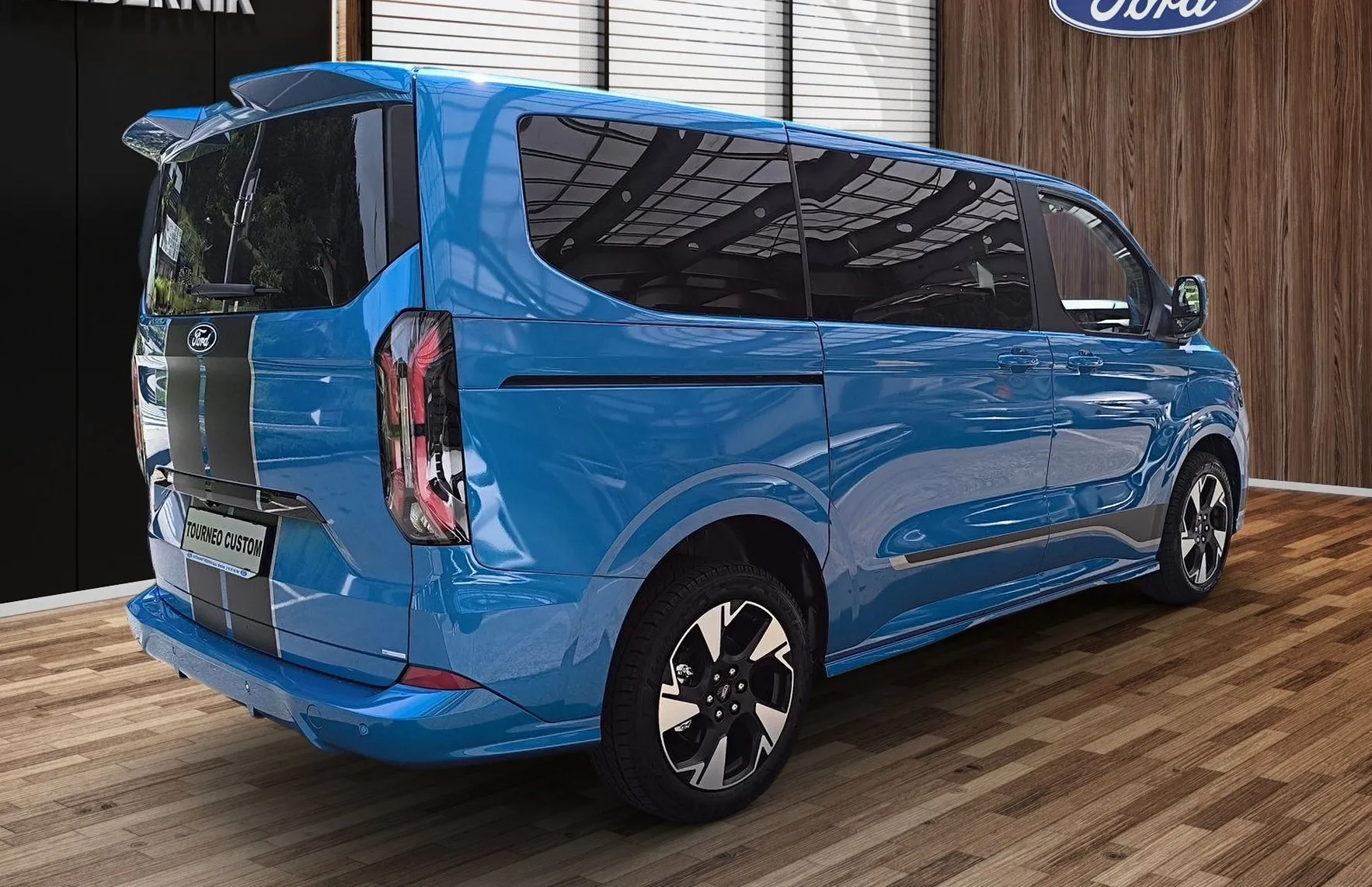 Zunanja slika - Ford Tourneo - Custom SPORT 2.0 TDCi 170PS A8 L1 FWD - 4