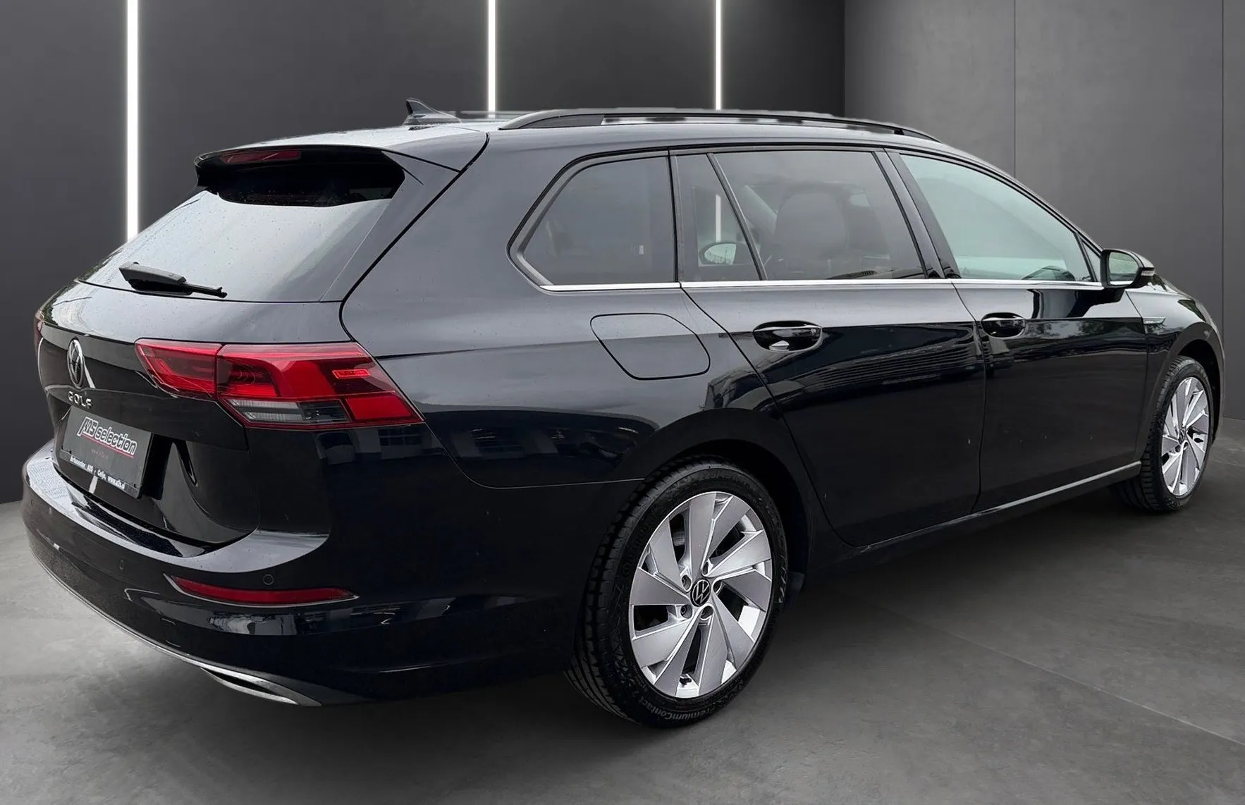 Zunanja slika - VW Golf - Variant 2.0 TDI BMT Style DSG-ACC-Mrtvi kot-Kamera-Masaža - 3