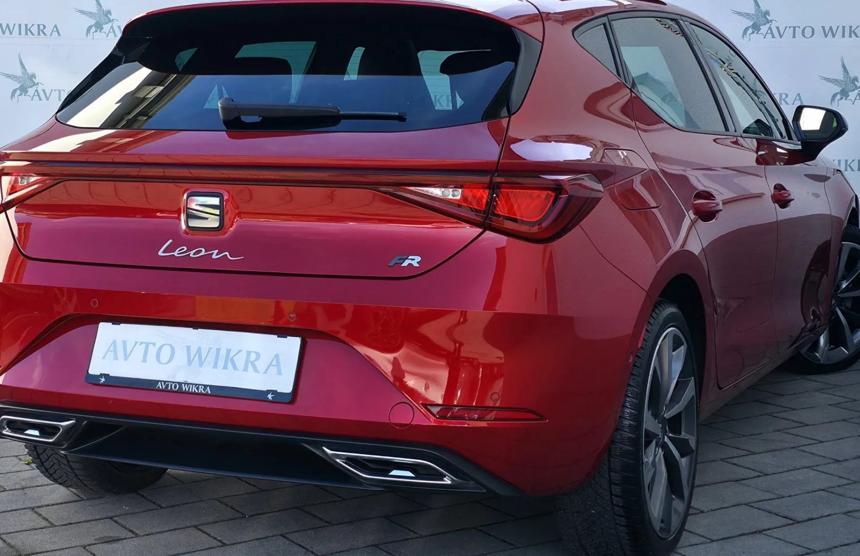 Zunanja slika - Seat Leon - 2.0TDI FR FULLED•PANOR•ACC•LANE•VIRTUAL•PDC-360•18 - 4