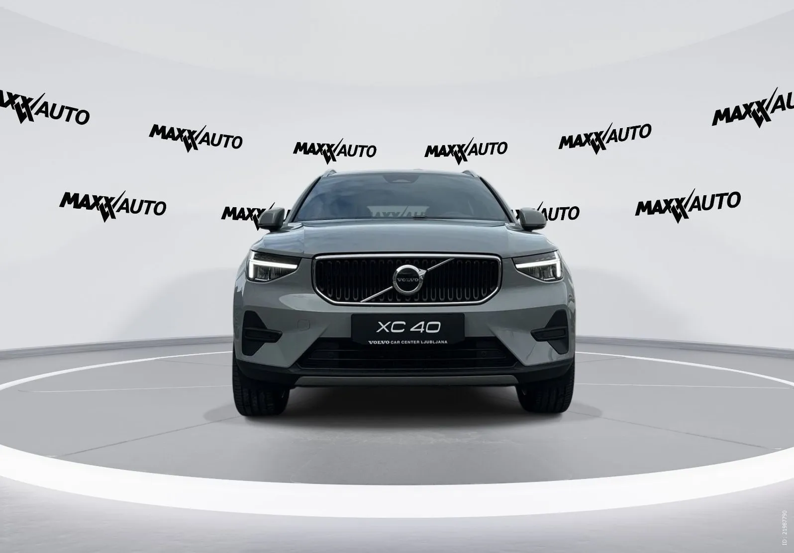 Zunanja slika - Volvo XC40 - B3 P Core AT DCT 3 leta garancija+3 servisi... - 2