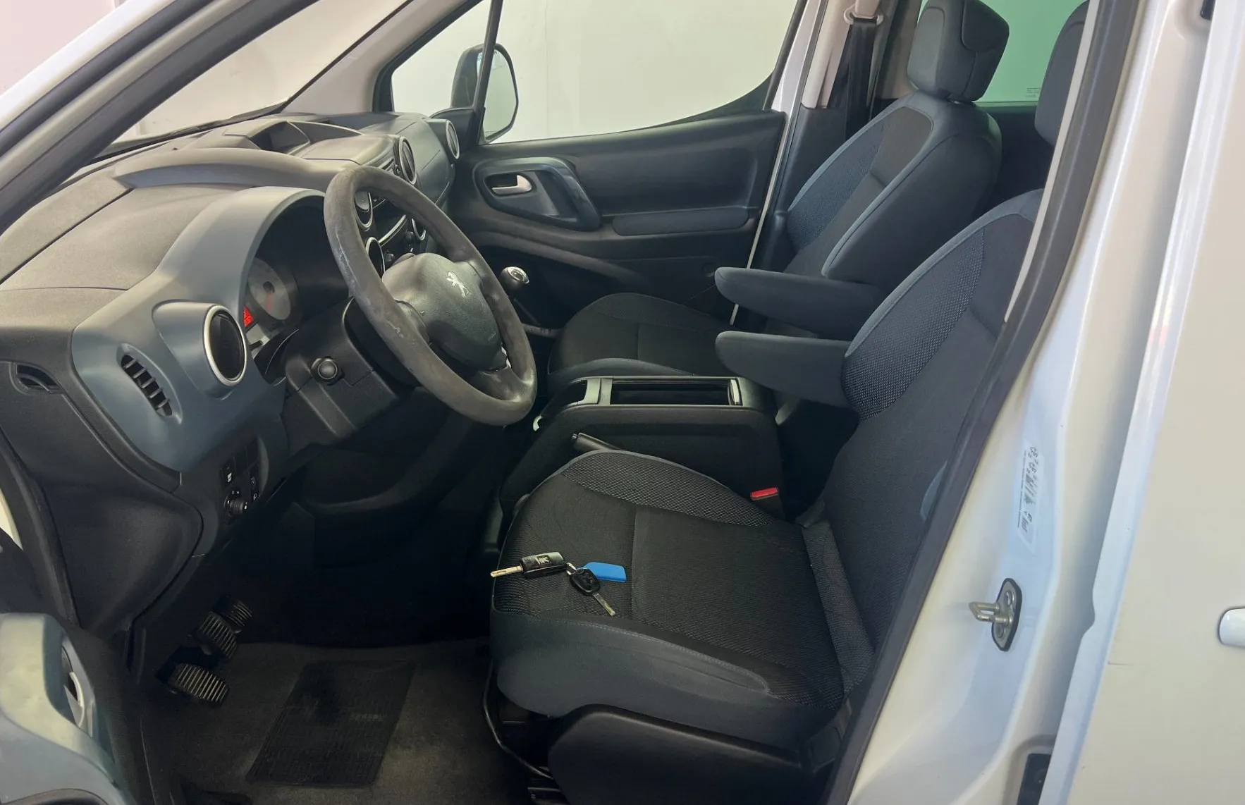 Zunanja slika - Peugeot Partner - Tepee 1.6 HDi FAP Family - 9