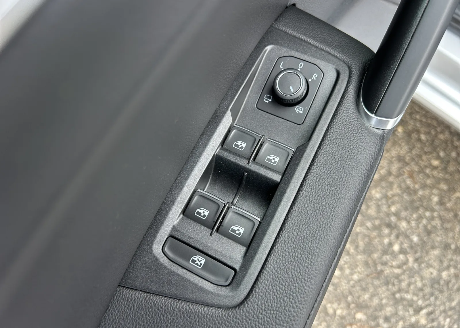 Zunanja slika - Volkswagen Touran - 2,0 TDI BMT Family DSG - 16