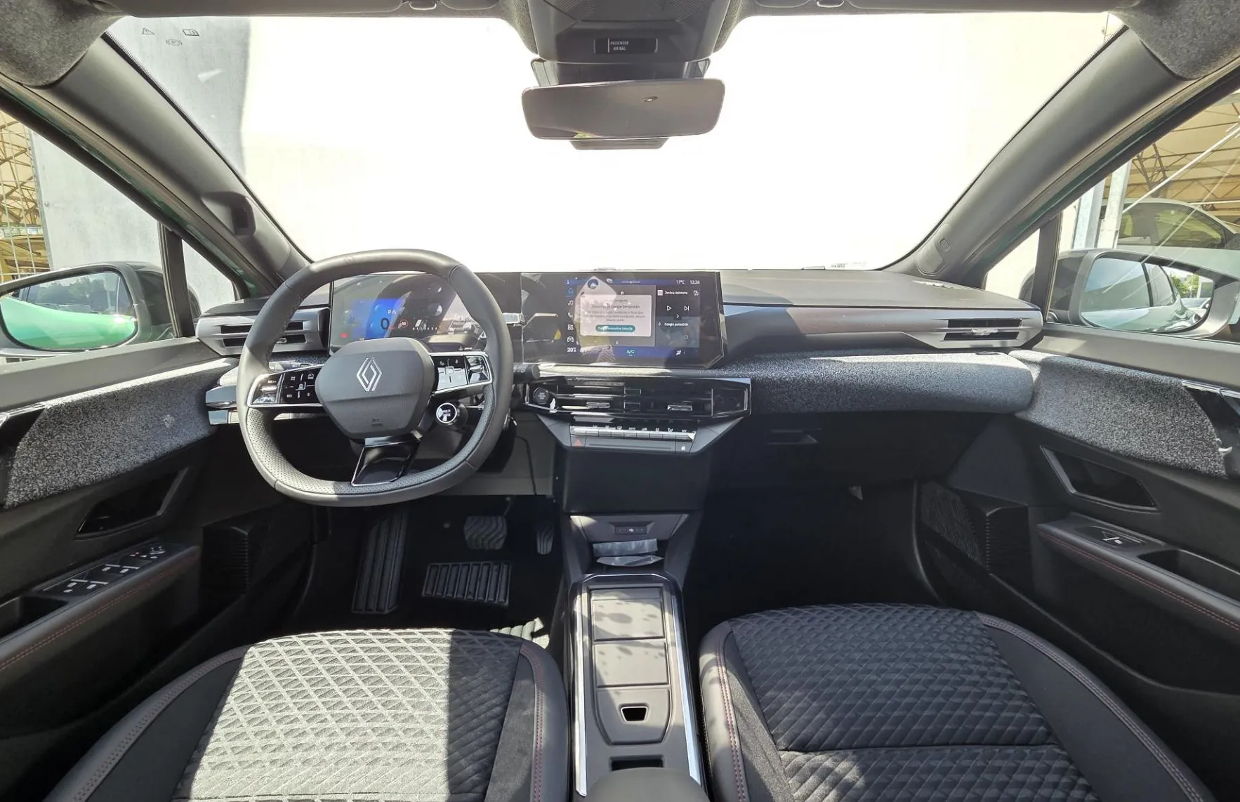 Zunanja slika - Renault Clio - 6 Techno EDC TCE 115+Paket Varnost,vožnja in park. - 9