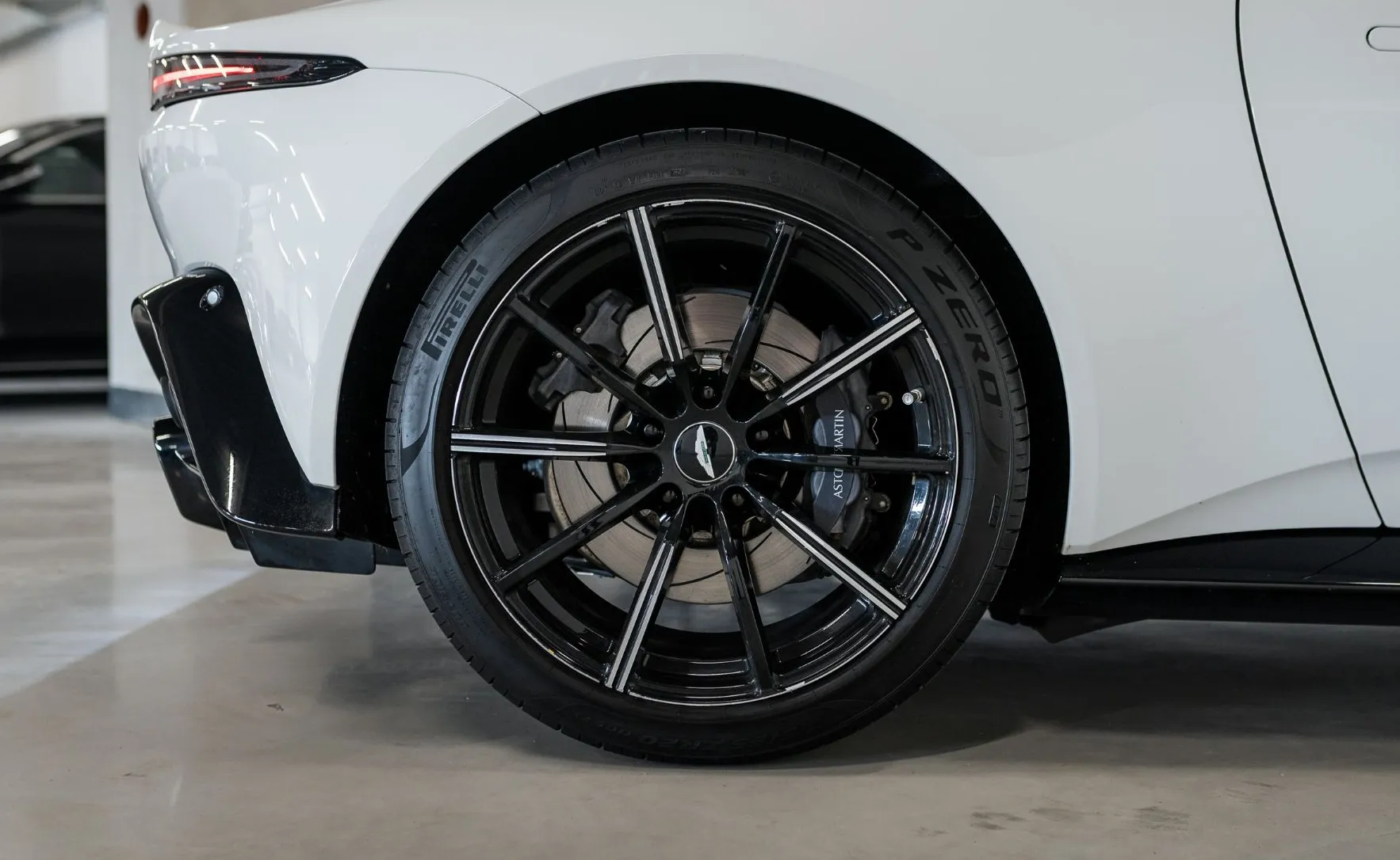 Zunanja slika - Aston Martin Vantage - Roadster Boris - 9