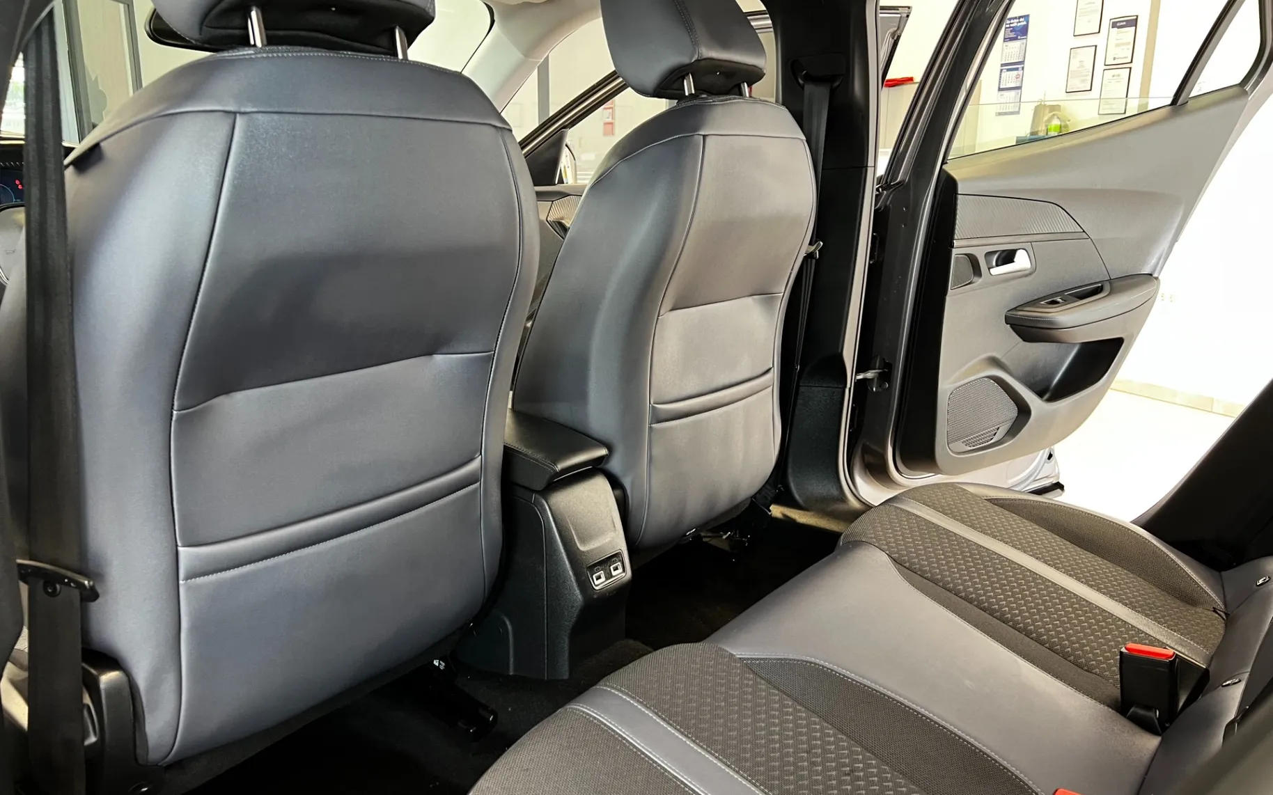Zunanja slika - Peugeot 2008 - 1,2 PureTech 130 S&S ALLURE - 12