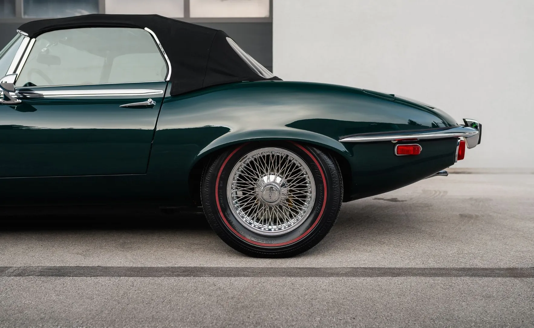 Zunanja slika - Jaguar E-Type - V12 Roadster - najlepši avto kadarkoli narejen - 9