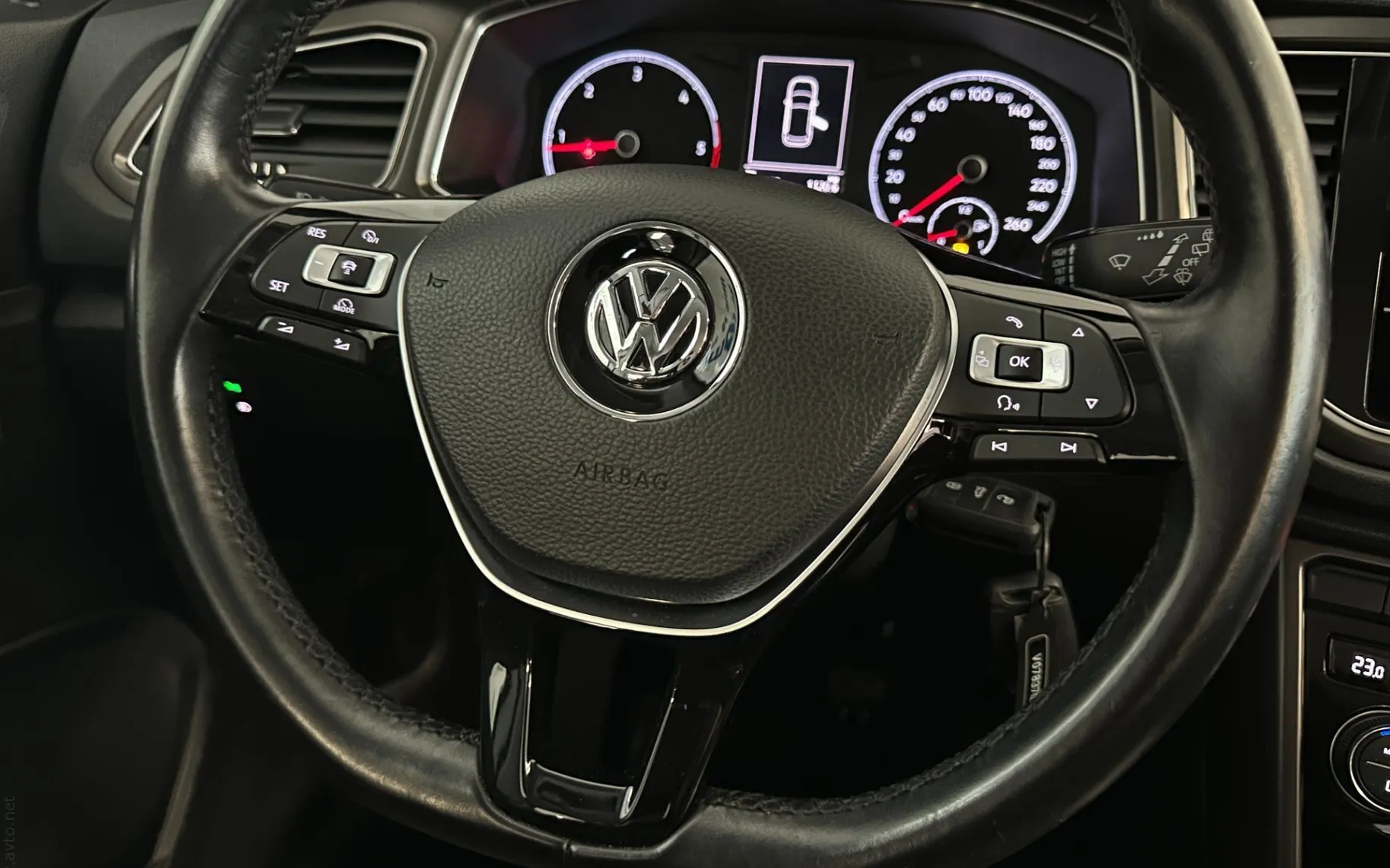 Notranja slika - Volkswagen T-Roc - 2.0 TDI | 4Motion | ACC | PDC | SLO | - 11