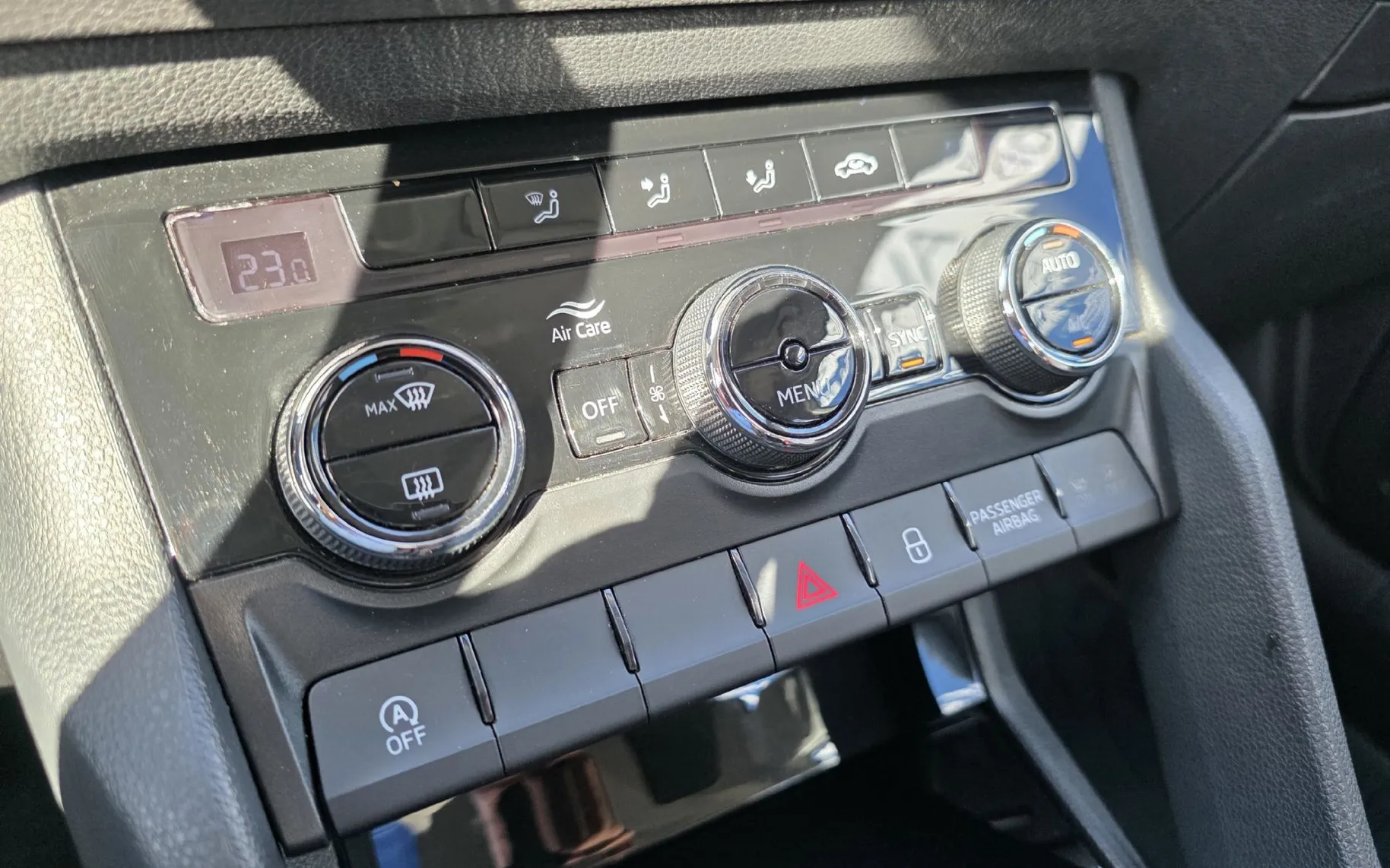 Zunanja slika - Škoda Karoq - 1.6 TDI Style.FULL LED.NAVI.HITRI KREDIT - 16