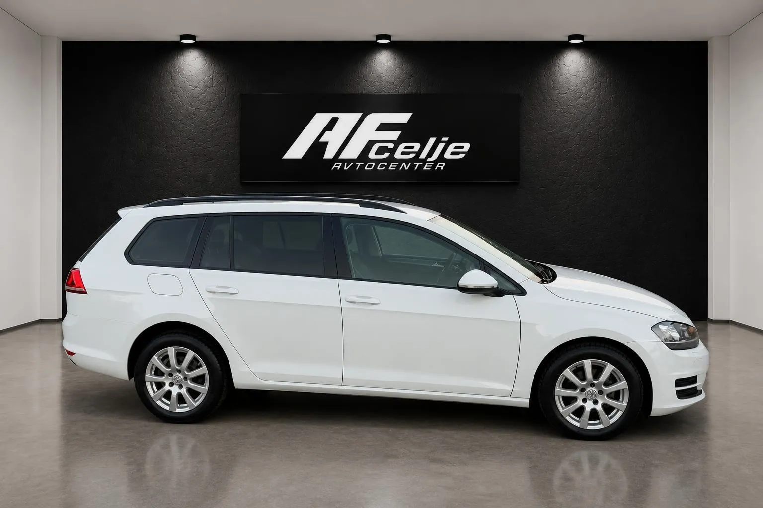 Zunanja slika - Volkswagen Golf Variant - 1.6 TDI-H LINE-BI XENON+MASAŽA-LIZING ZA TUJCE- - 4
