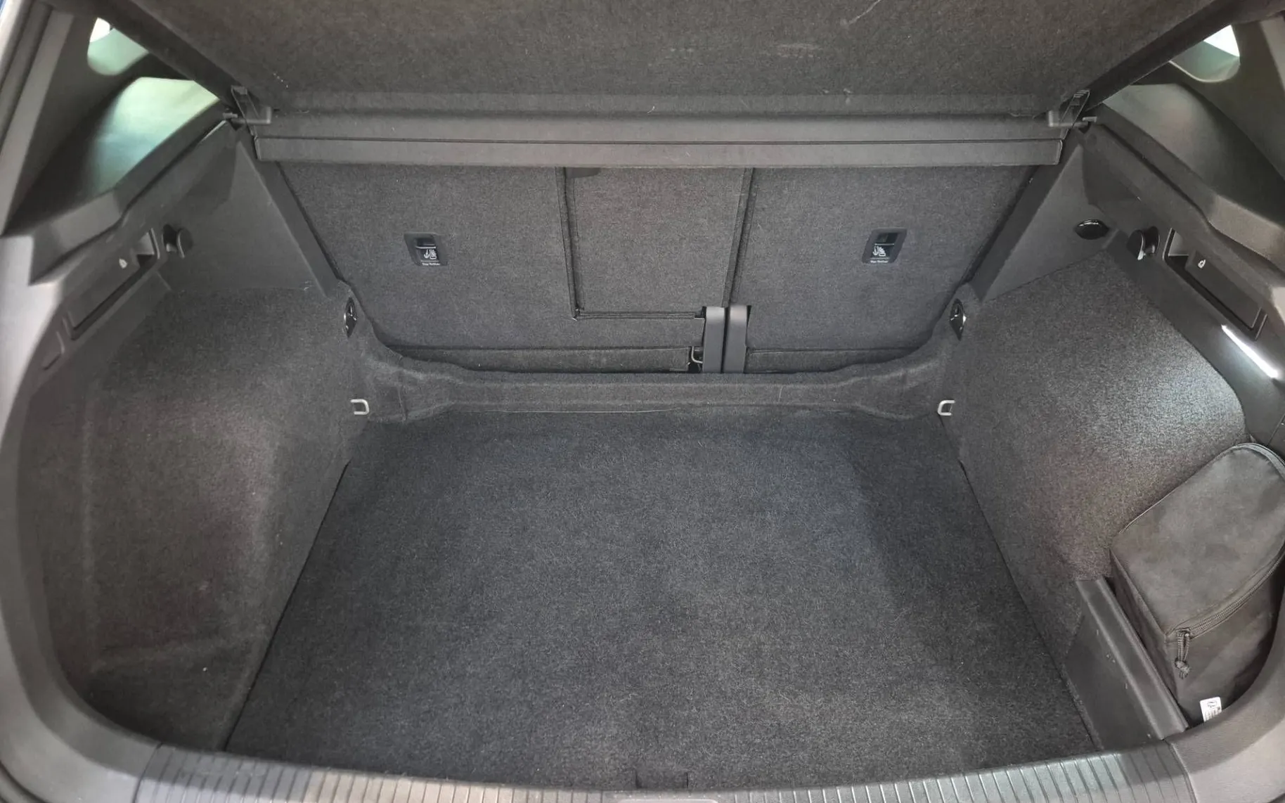 Notranja slika - Volkswagen Tiguan - 2.0 TDI R line 110kW DSG... - 9