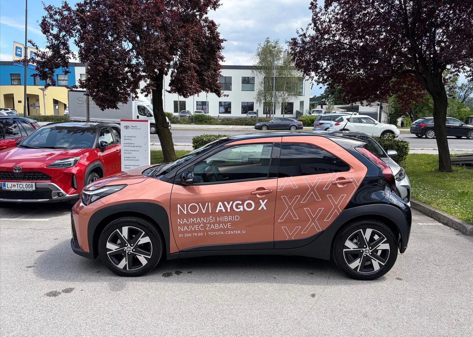 Zunanja slika - Toyota AYGO X HYBRID - 1.5 HEV E-CVT 5D X-TREND - VIČ - 2