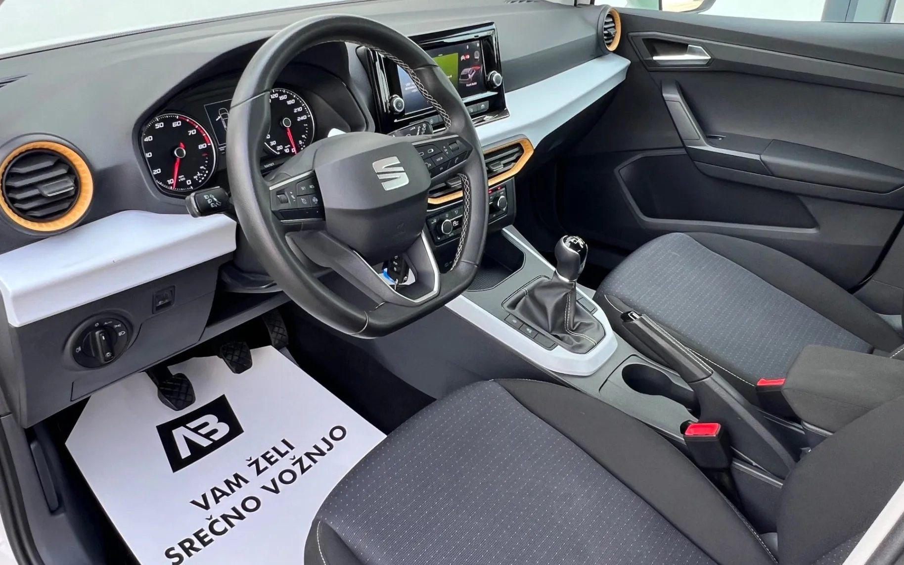 Notranja slika - Seat Arona - 1.0 TSI+1. LAST+SLO+ALU+TEMP+110KM - 11