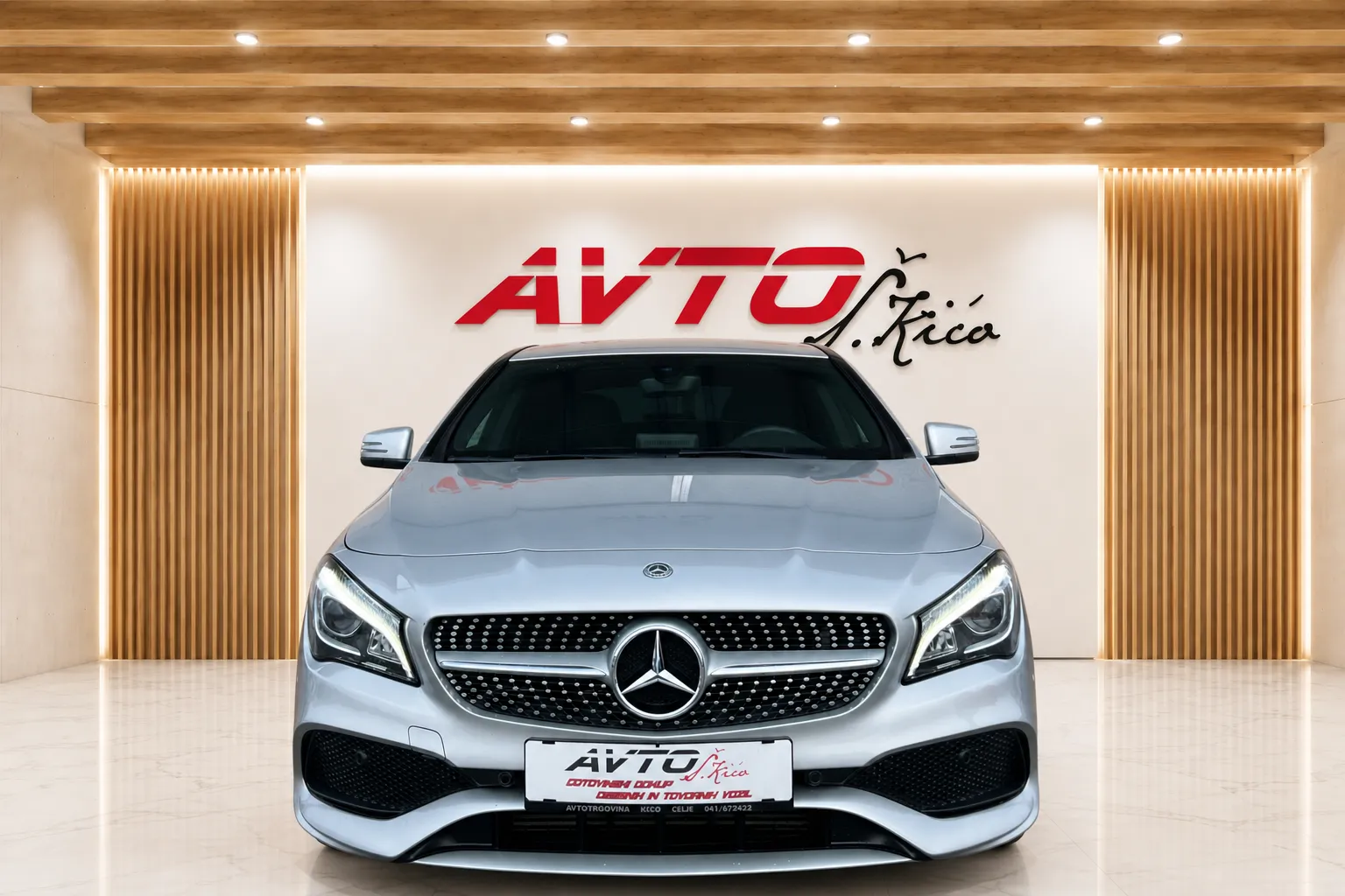 Notranja slika - Mercedes-Benz CLA-Razred - 180-AMG-69.000KM-BI-XENON-KAMERA-NAVI-LED-GRETJE S - 7
