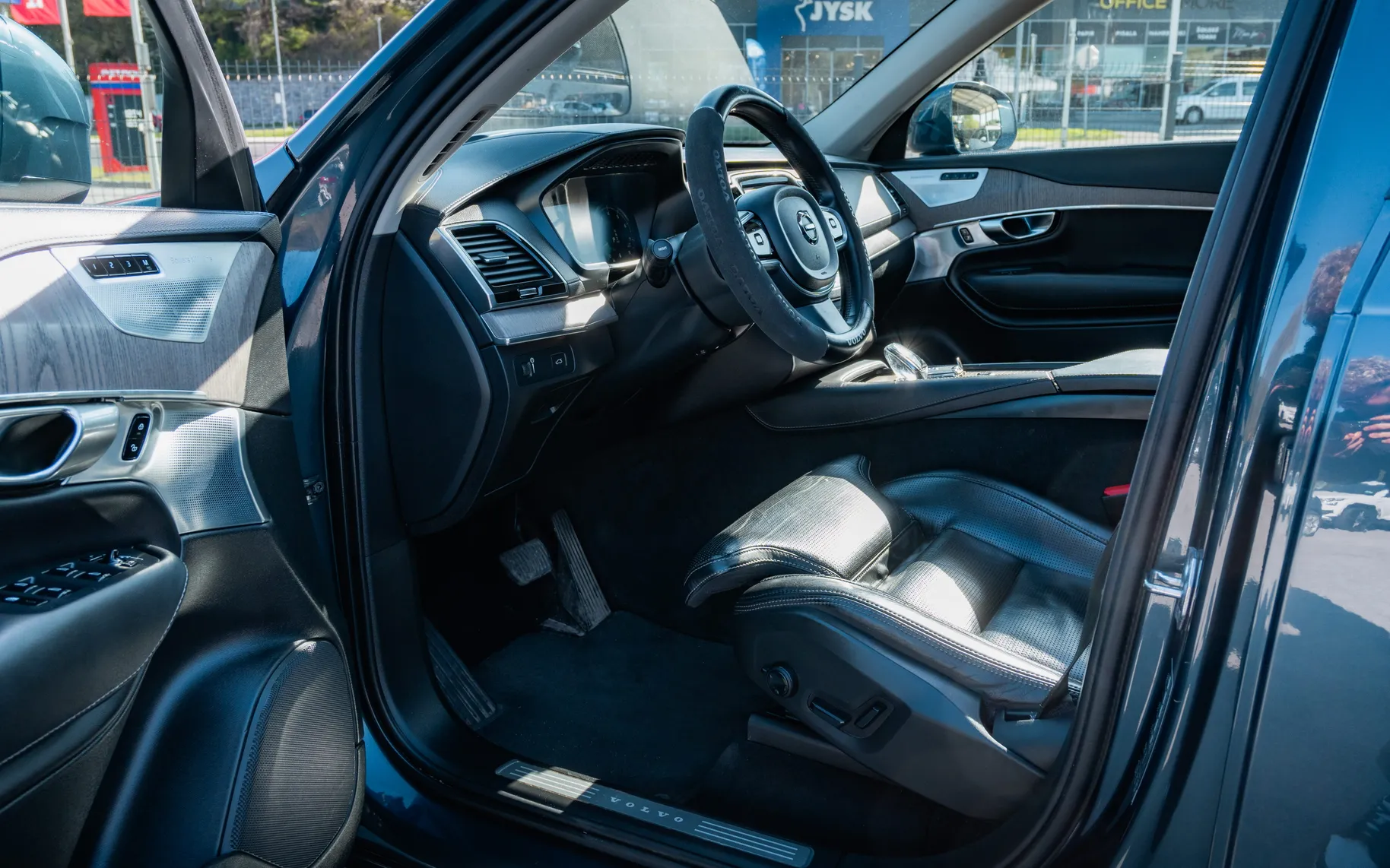 Notranja slika - Volvo XC90 - B6P AWD Inscription Avt. - 9