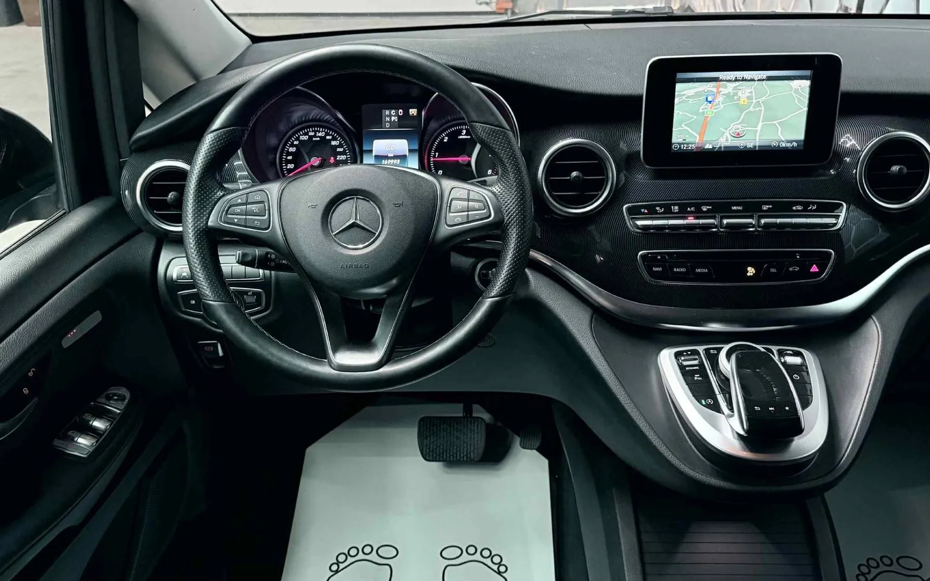 Notranja slika - Mercedes-Benz V-Razred - V 250D•KRATKI•LED•LANE ASSIST•MRTVI KOTI•KAMERA• - 9