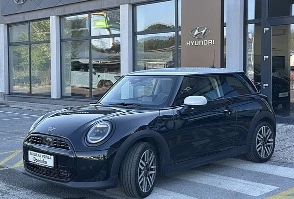 Zunanja slika - MINI Cooper - 1.Lastnik°°SLO°°+ 4x M+S org.platišča°°Kamera°°HUD - 2