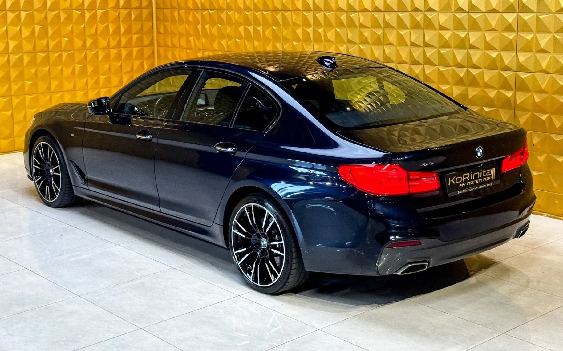 Notranja slika - BMW serija 5: - 530d xDrive AUT.-M Sport-LED-HEADUP-VIRTUAL - 8