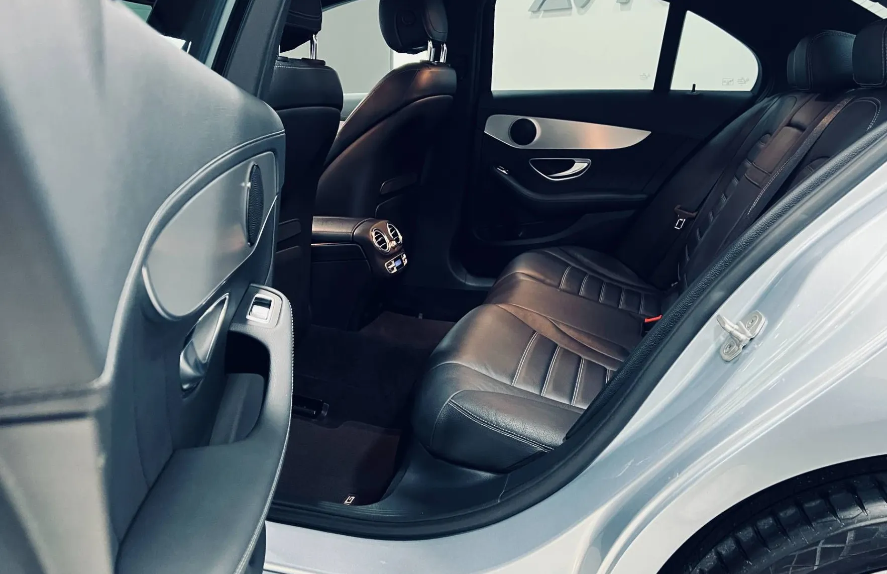 Zunanja slika - Mercedes-Benz C-Razred - C 220 d AMG LINE - KAMERA-LED-NAVI-GRETJE HLAJEN.. - 9
