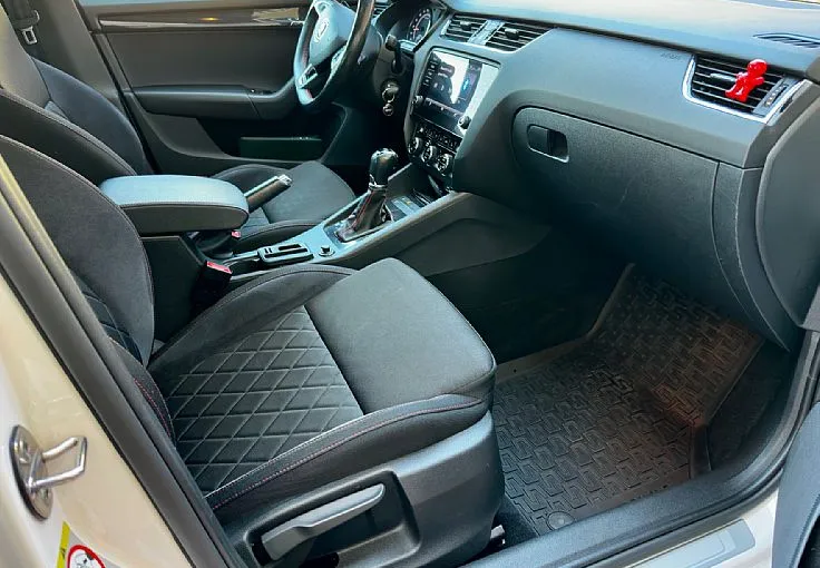 Zunanja slika - Škoda Octavia - 2.0 TDI RS DSG+ALU18+LED+PANO+NAVI+ACC+VEL.SERVIS - 8