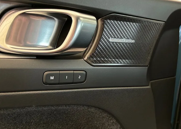 Zunanja slika - Volvo XC40 - T5 Plus Bright Recharge AT FWD - 16