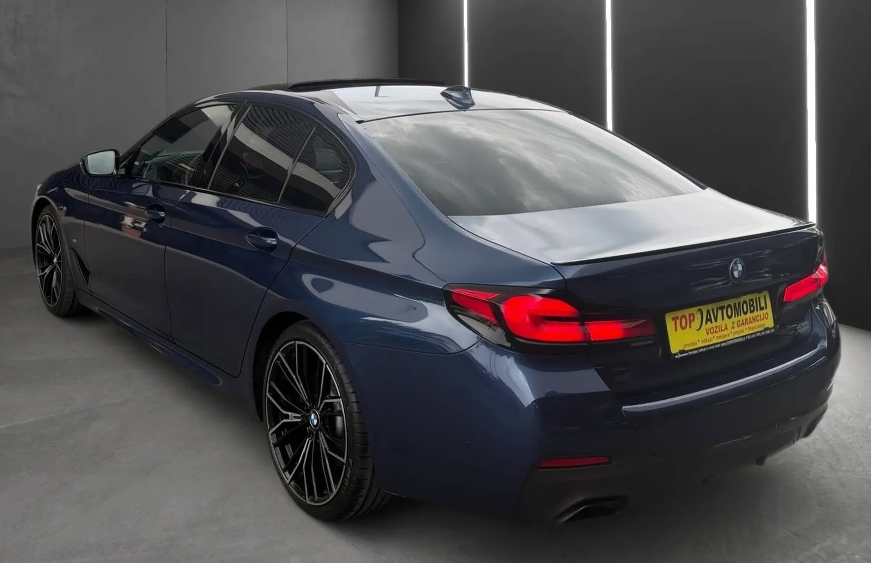 Zunanja slika - BMW Serija 5 - : 530d xDRIVE M SPORT PANO KAMERA LED VIRTUAL NAVI - 4