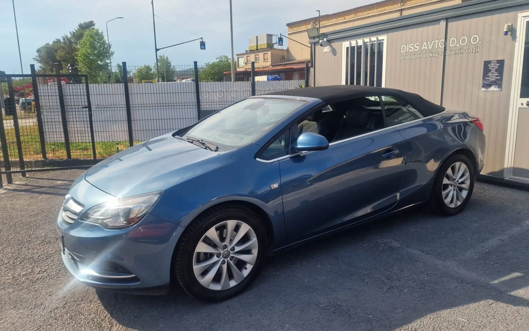 Notranja slika - Opel Cascada - CABRIO 2.0D - 7