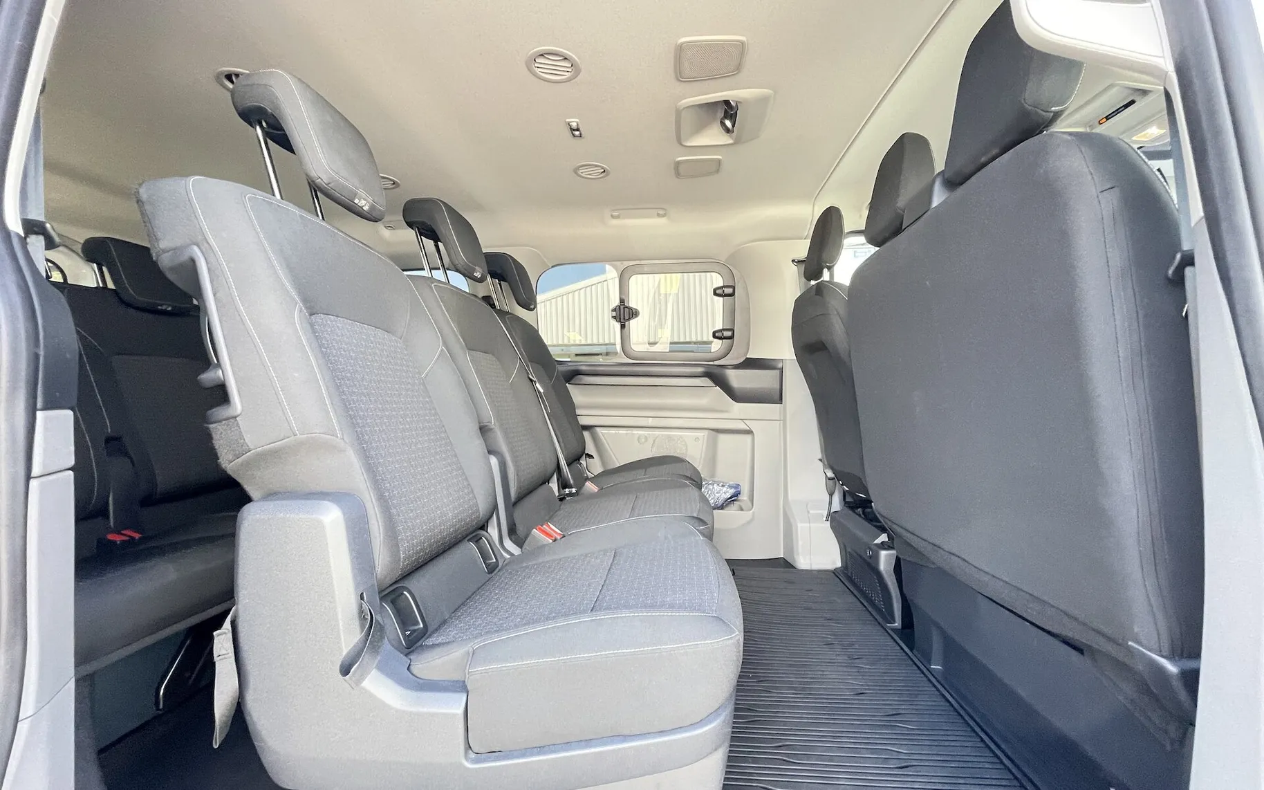 Zunanja slika - Ford Transit Custom - Kombi 320 2.0 TDCi L2H1  DMR  TREND 9 SEDEŽEV SLO - 10