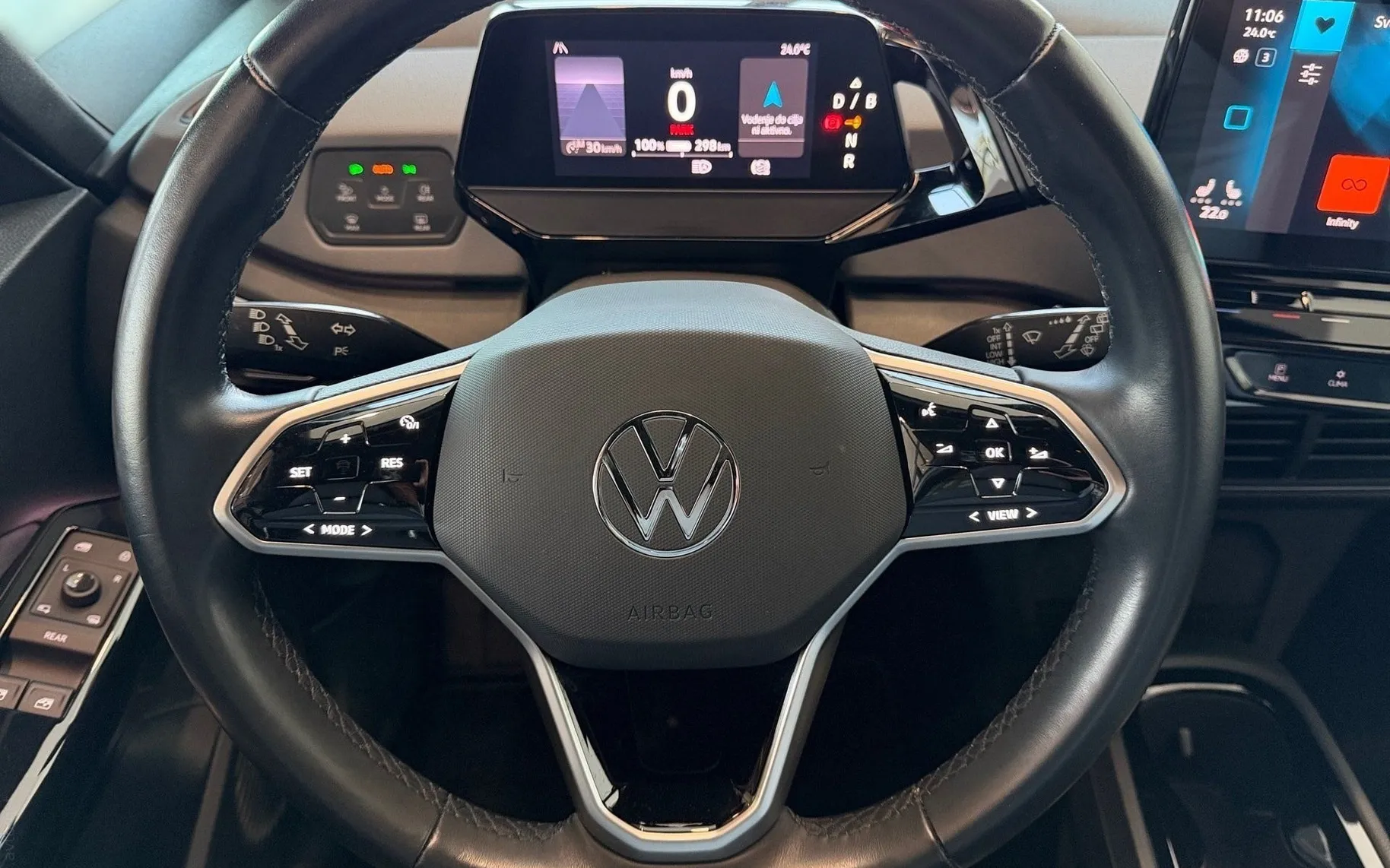 Notranja slika - Volkswagen ID.3 - PRO  58 kWh -IQ Light Gretje sedežev in volana-N.. - 8