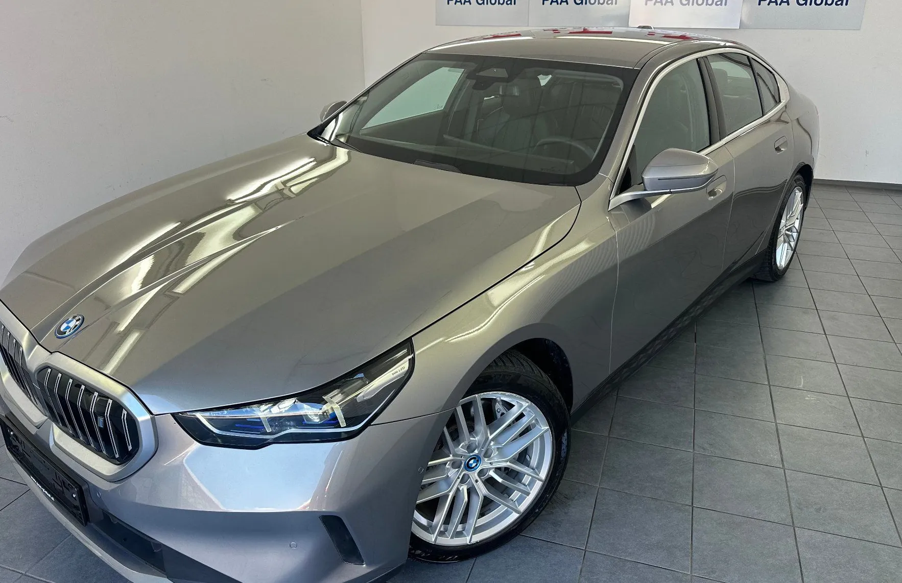 Zunanja slika - BMW i5 - eDrive40.LUKSENBURG.KAMERA.USNJE.LED-subvencija - 15