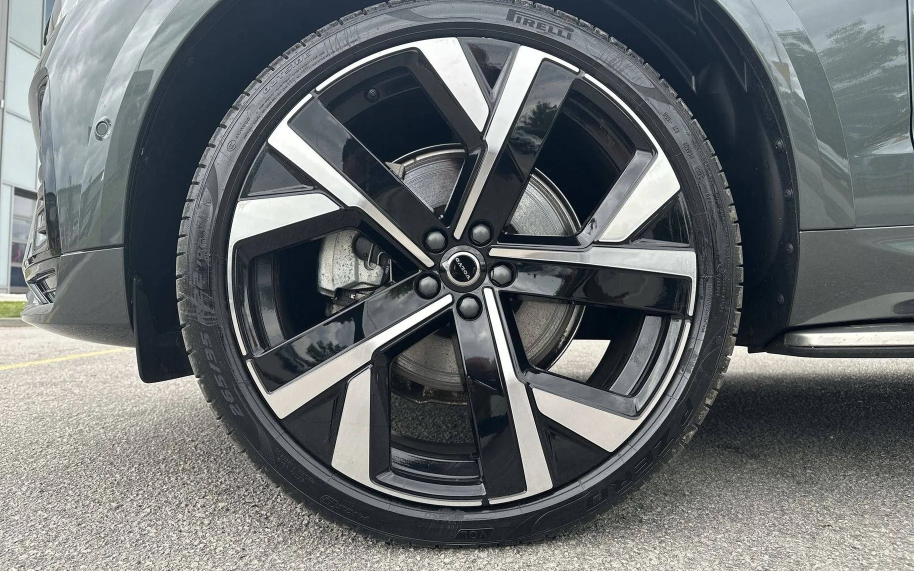 Notranja slika - Volvo XC60 - T8 AWD Recharge Twin Engine Ultra Dark Avt... - 9
