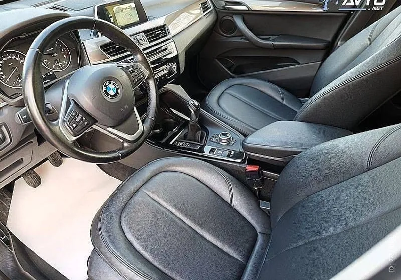 Notranja slika - BMW serija X1: - X1 sDr12e16d - 7