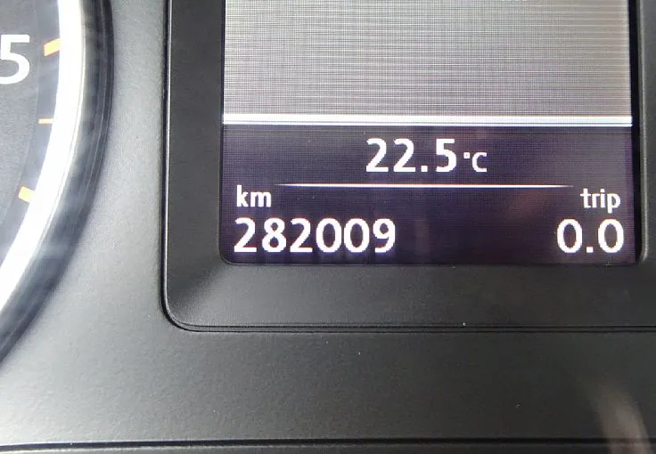 Zunanja slika - Volkswagen Tiguan - 2.0 TDI 4MOTION R-LINE SKY DSG - FINANCIRANJE - 10